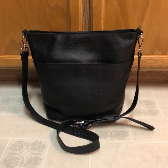 Tommy Bahama leather bucket bag - Picture 1 of 8
